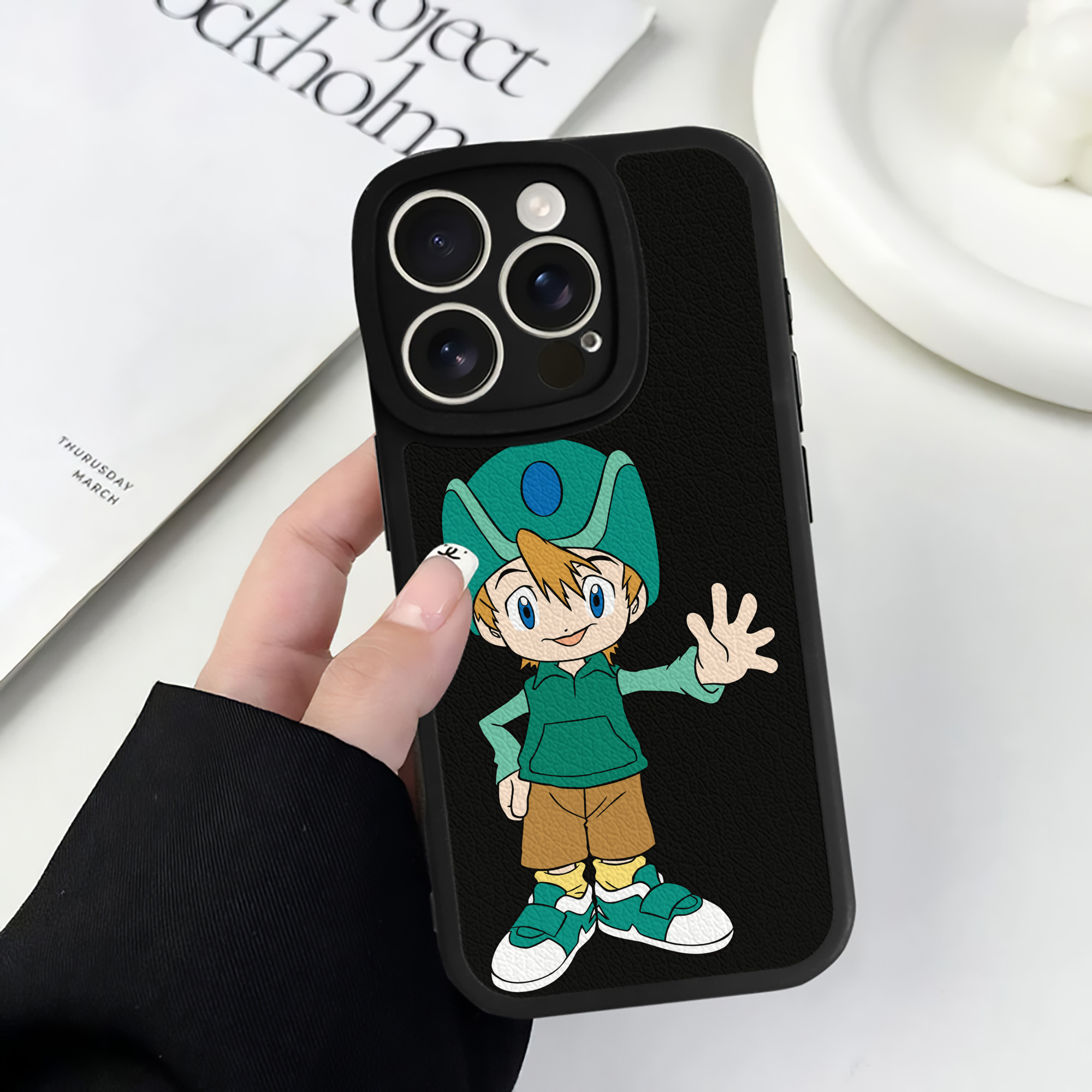 （画像用） Digimon デジタルモンスター/デジモン 【iPhone 16シリーズ対応】シリコンスマホケース（レザー調） 材質：シリコン
